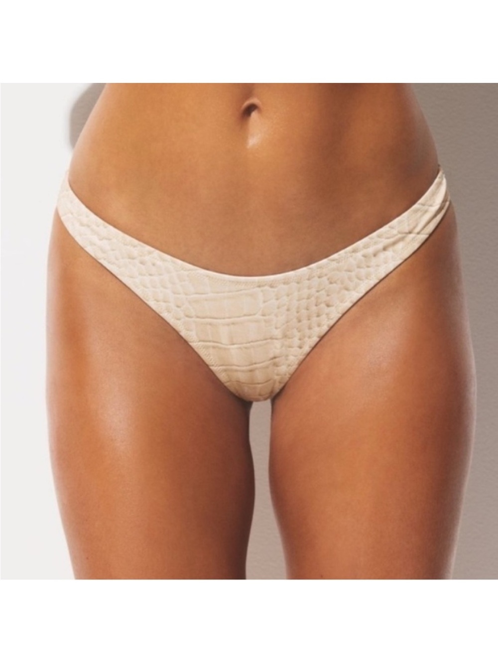 SKIMS Thong Bikini Bottom Size Egret crocodile print NWT